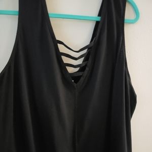 Sleep wear, sleeveless top.